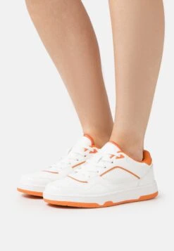 Sneakers BasseWhite/Orange Donna Sneakers ANJ11A03C-A11